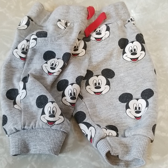 Lot of disney 0 to 6 - Picture 3 of 6